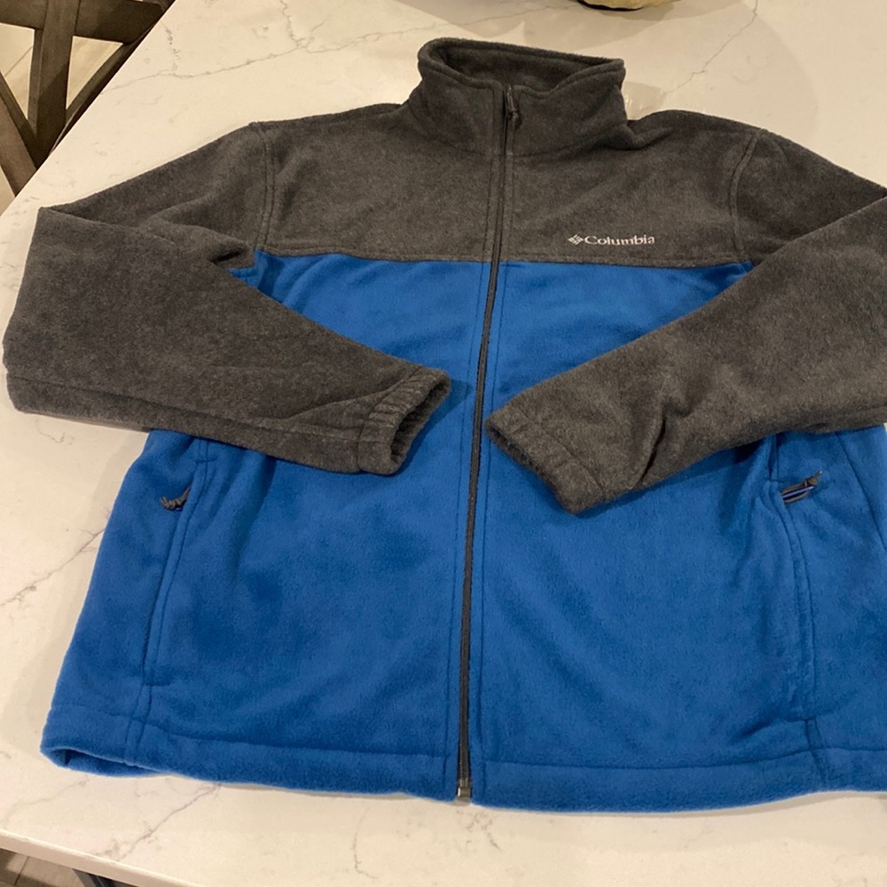 Columbia fleece zip up jacket!